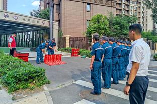 埃迪-豪：1-0领先后本可打进第二球，没做到结果被森林抓住机会