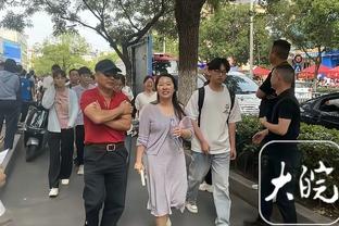 维罗纳深陷降级区却在冬季出售多名球员，400余名球迷到总部抗议